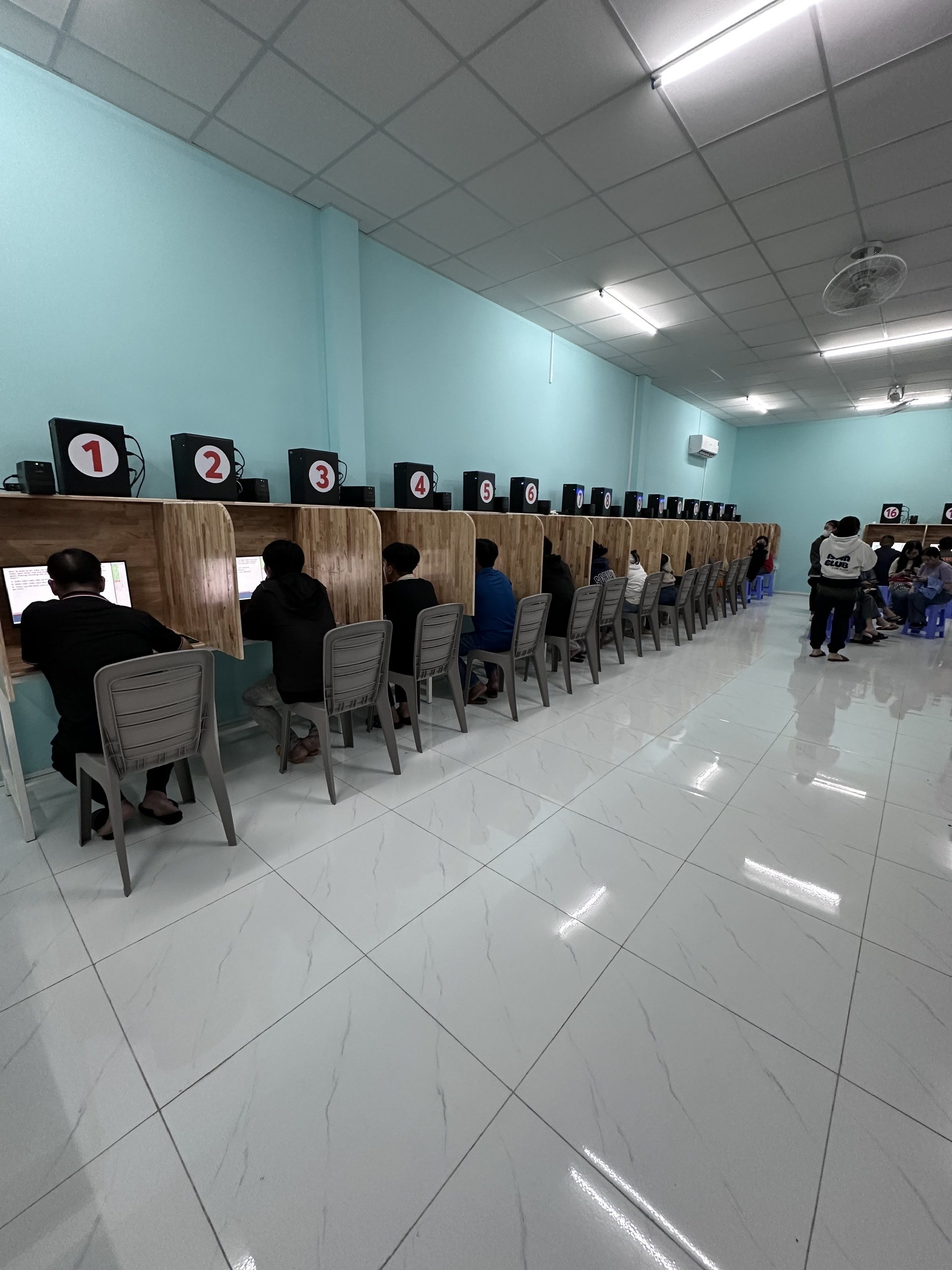 Phòng máy học lý thuyết hiện đại tại Cai Lậy